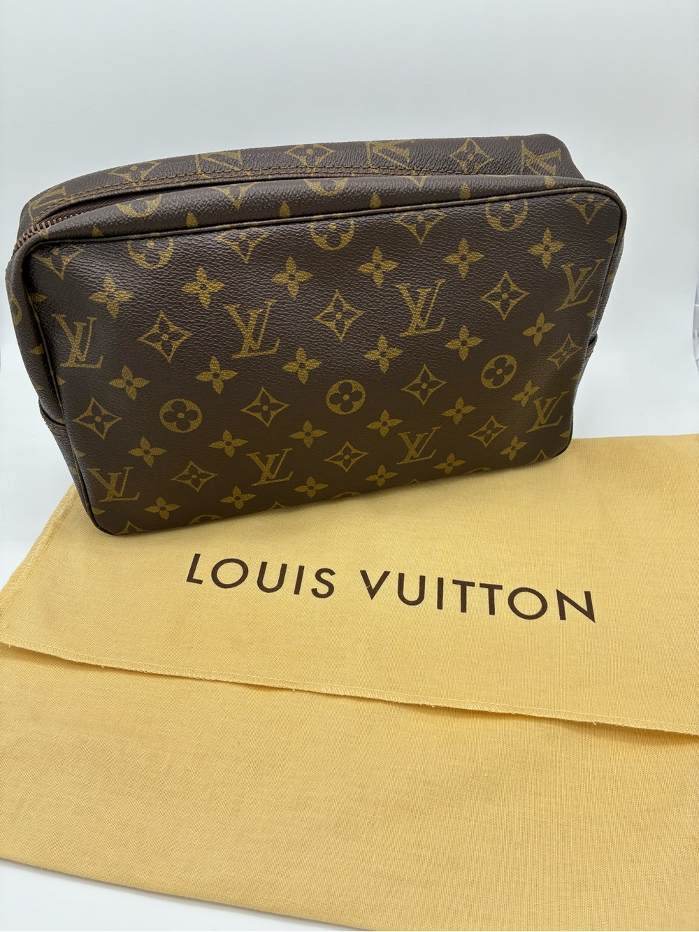 Louis Vuitton vintage monogram trousse 28 toiletry bag with LV dust bag
